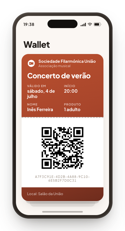 Um telemóvel com um bilhete na carteira: o nome do evento, a data, um adulto e um código QR.